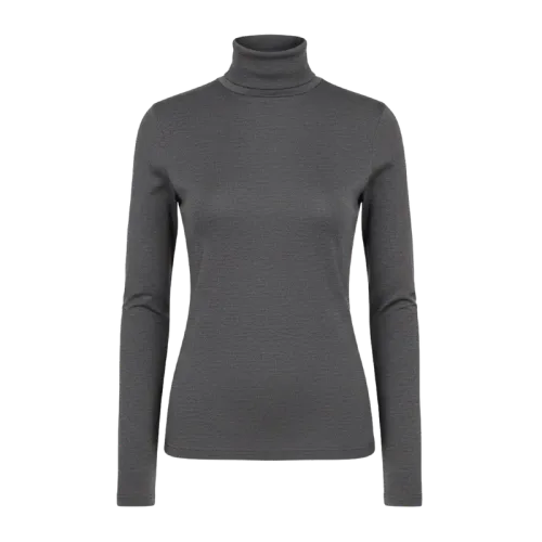 turtleneck
